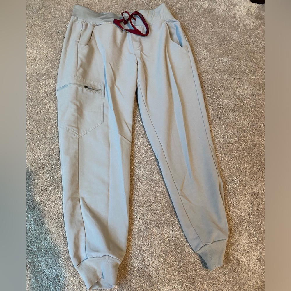 Figs size small pants cargos